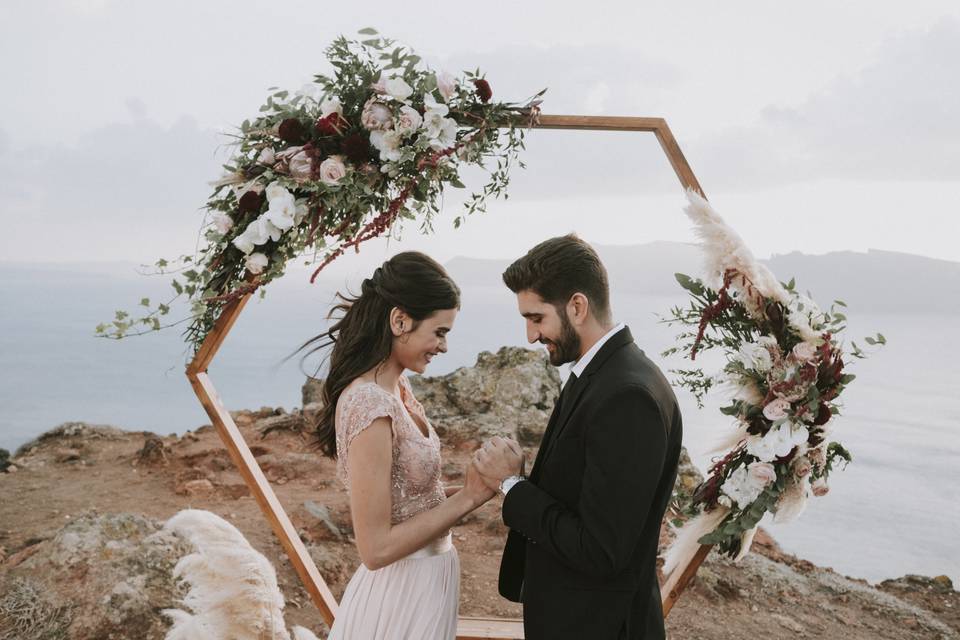 bride and groom in santorini