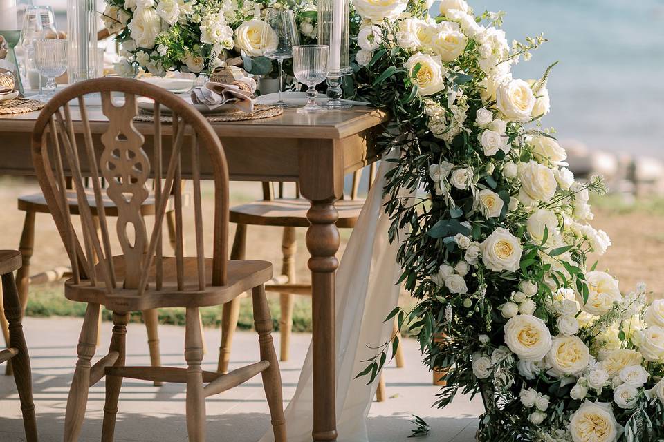 greece wedding table with flowers