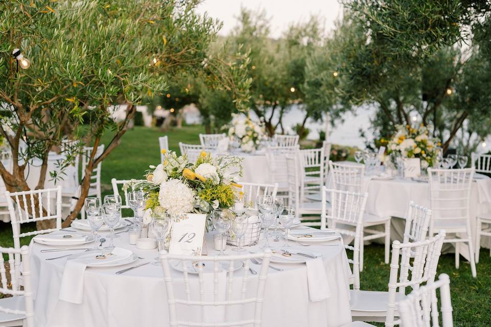 greece wedding tables