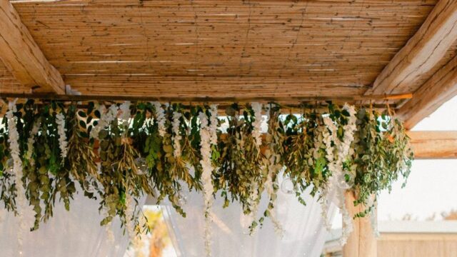 flower decorations at a greek wedding