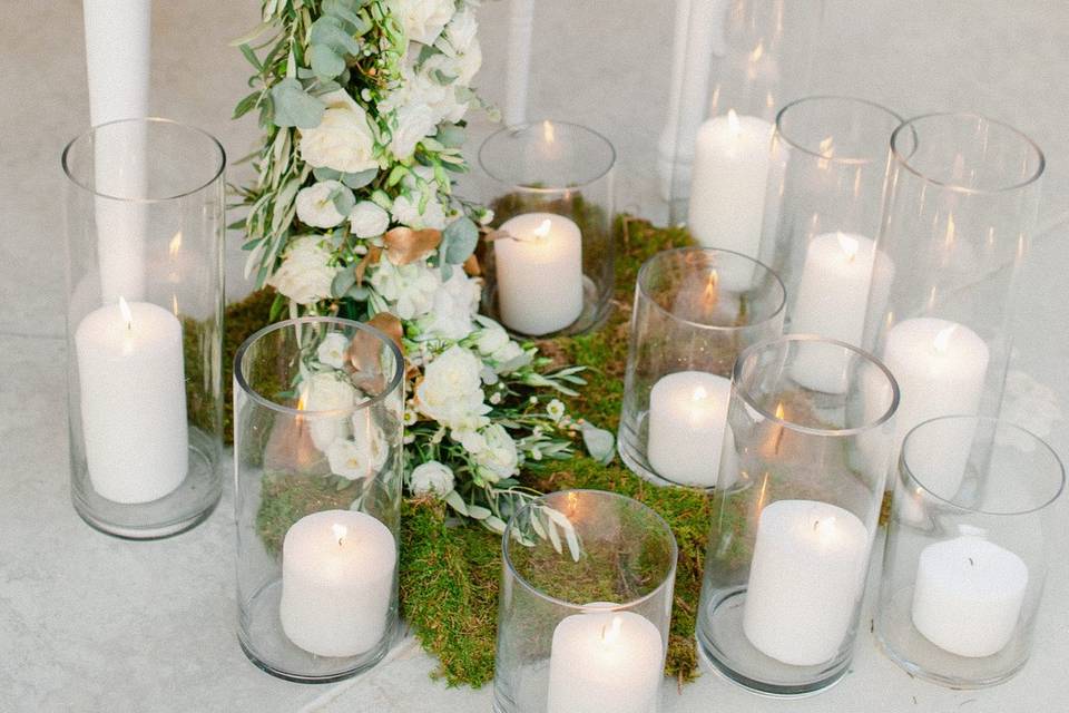candle and flower wedding decorations