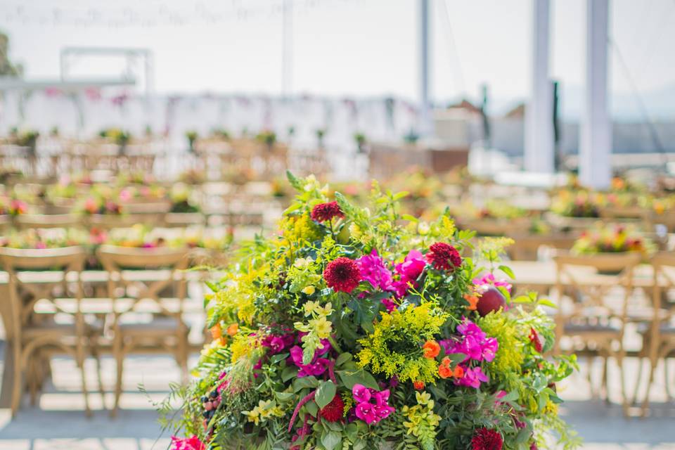 flower decorations at a greek wedding