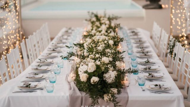 wedding table at a santorini wedding