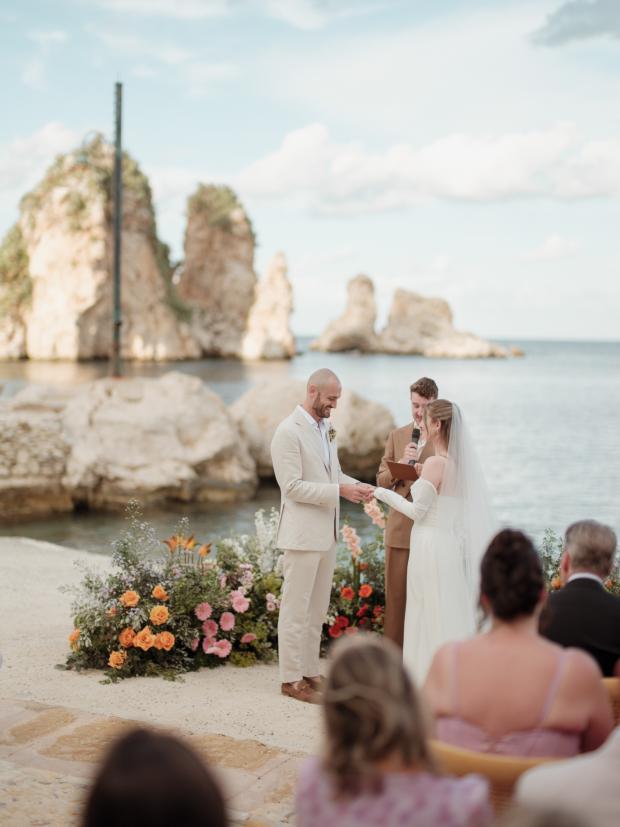 Tie the Knot in Santorini Wedding Planner Greece02
