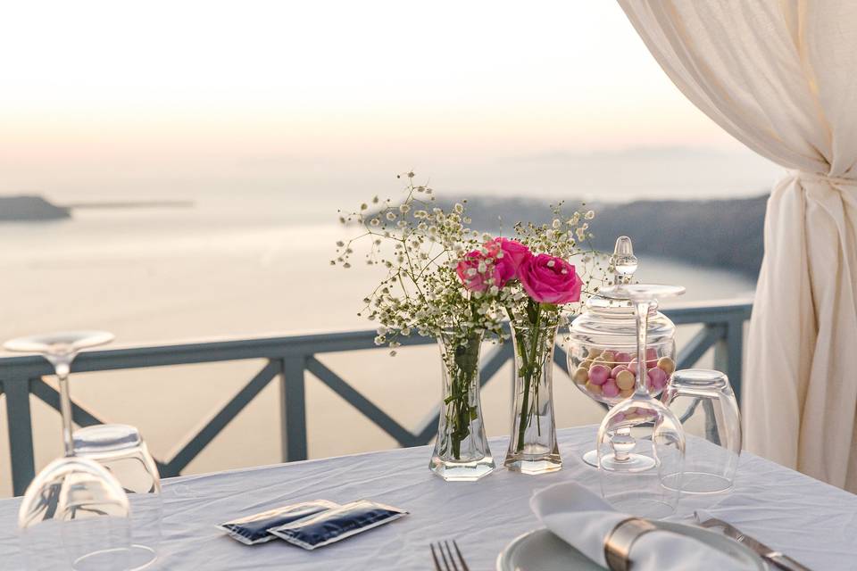 decorated wedding table for a wedding in santorini