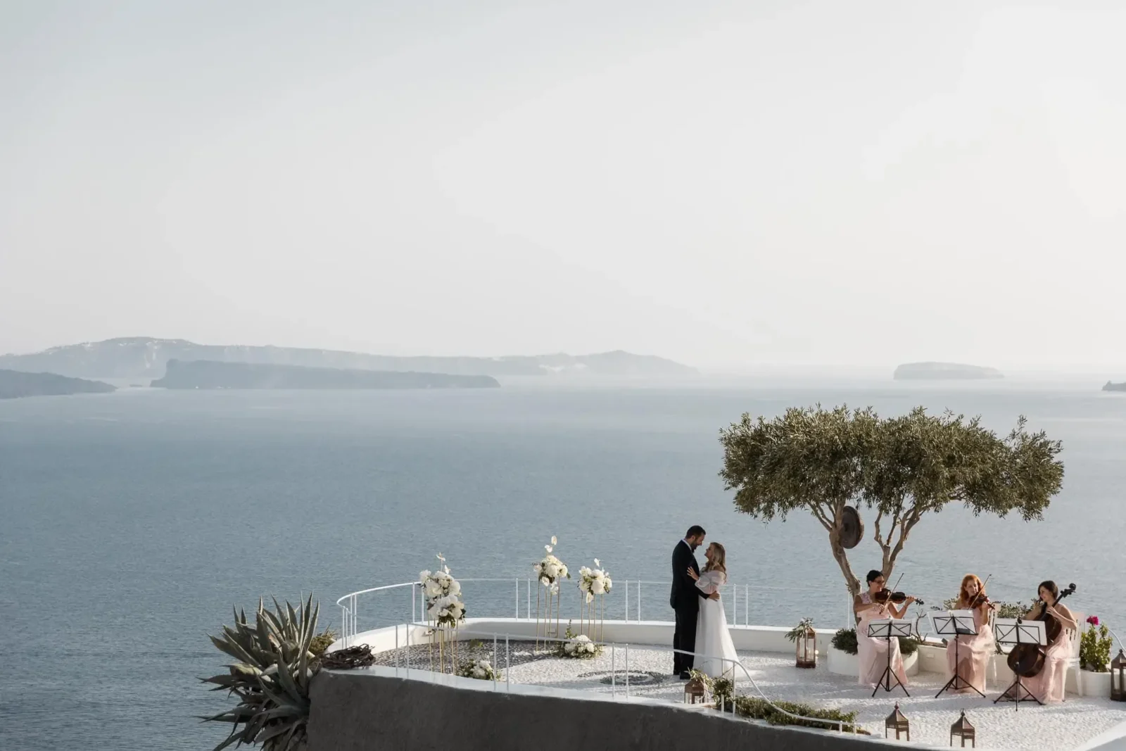 Santorini destination wedding photographer
