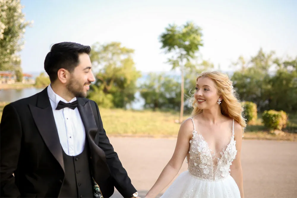 Santorini destination wedding photographer