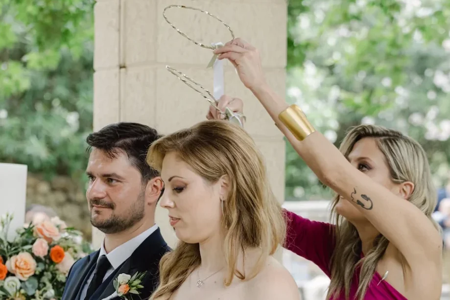 koumbara exchanging the greek stefana wedding crowns