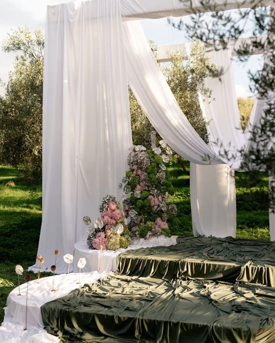 a beautiful wedding decoration for a wedding in crete